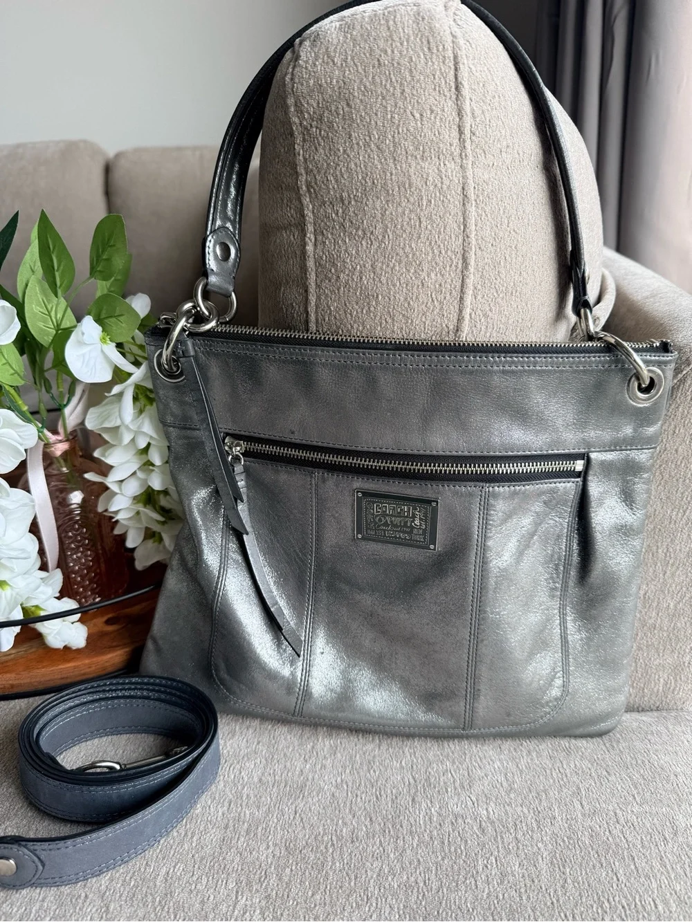 Coach Vintage Y2K Poppy Metallic Silver Leather Shoulder Bag Crossbody